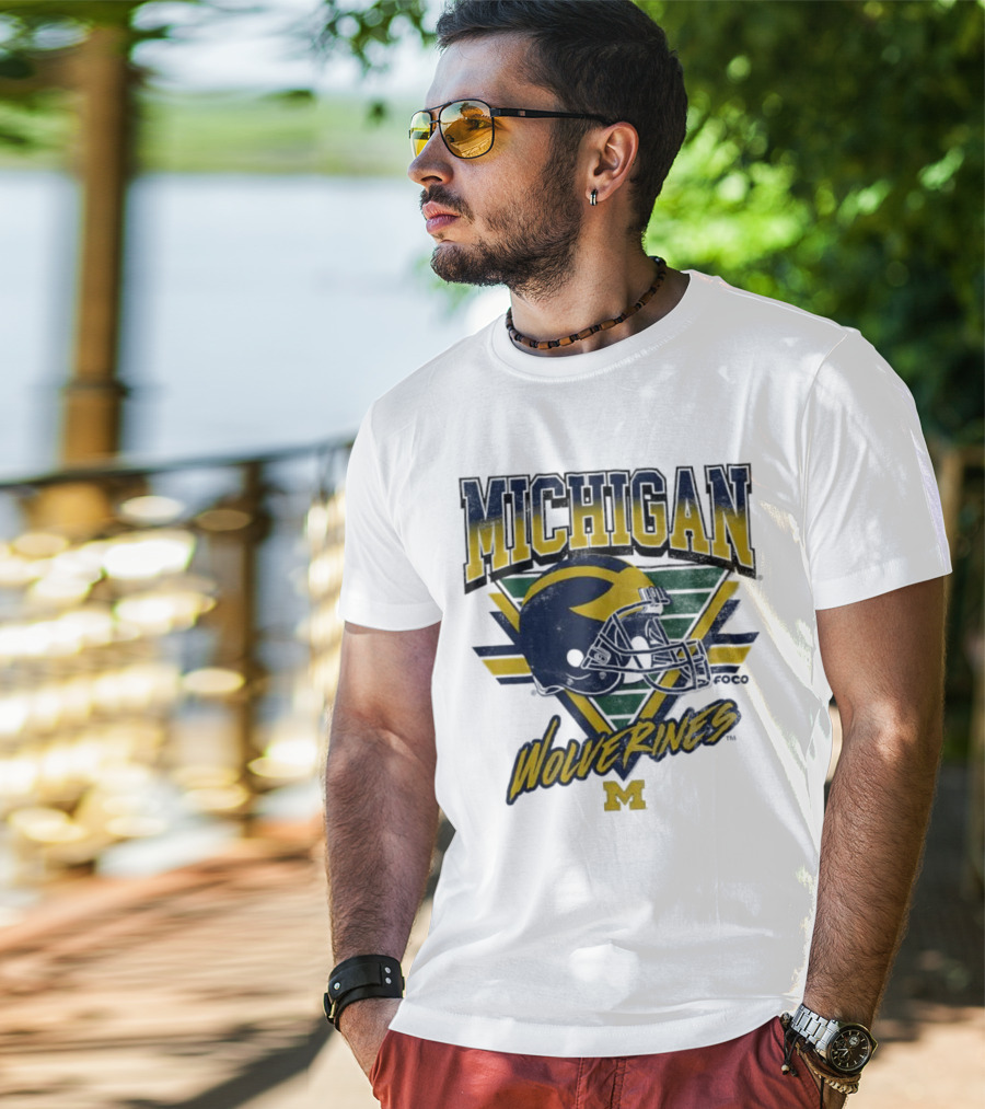 Michigan Wolverines Vintage Triangle Football Helmet M T-Shirt