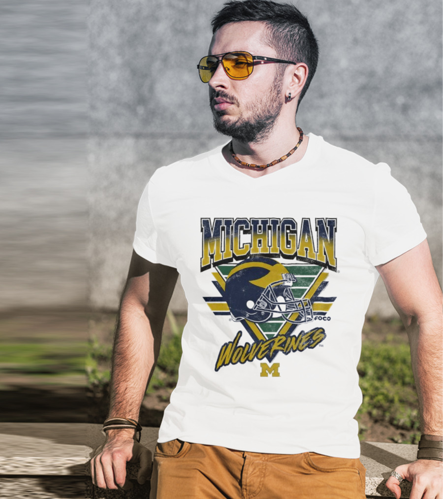 Michigan Wolverines Vintage Triangle Football Helmet M T-Shirt