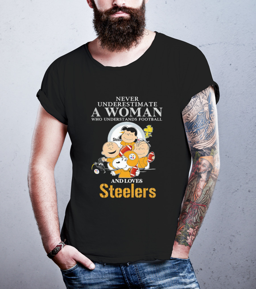 Peanuts Characters Never Underestimate A Woman Who Loves Steelers Football T-Shirt