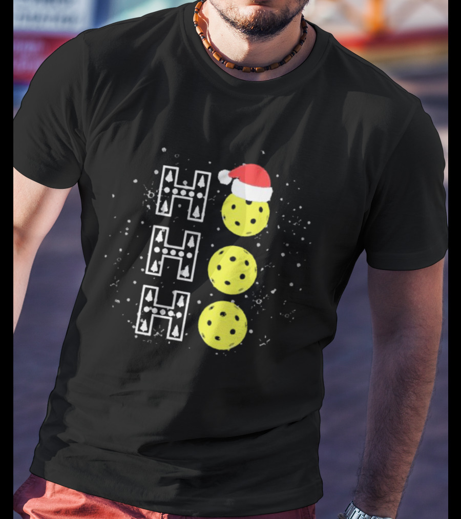 Santa Pickleball Hohoho Christmas Pickleballs With Santa Hat Snowy Holiday Fun T-Shirt