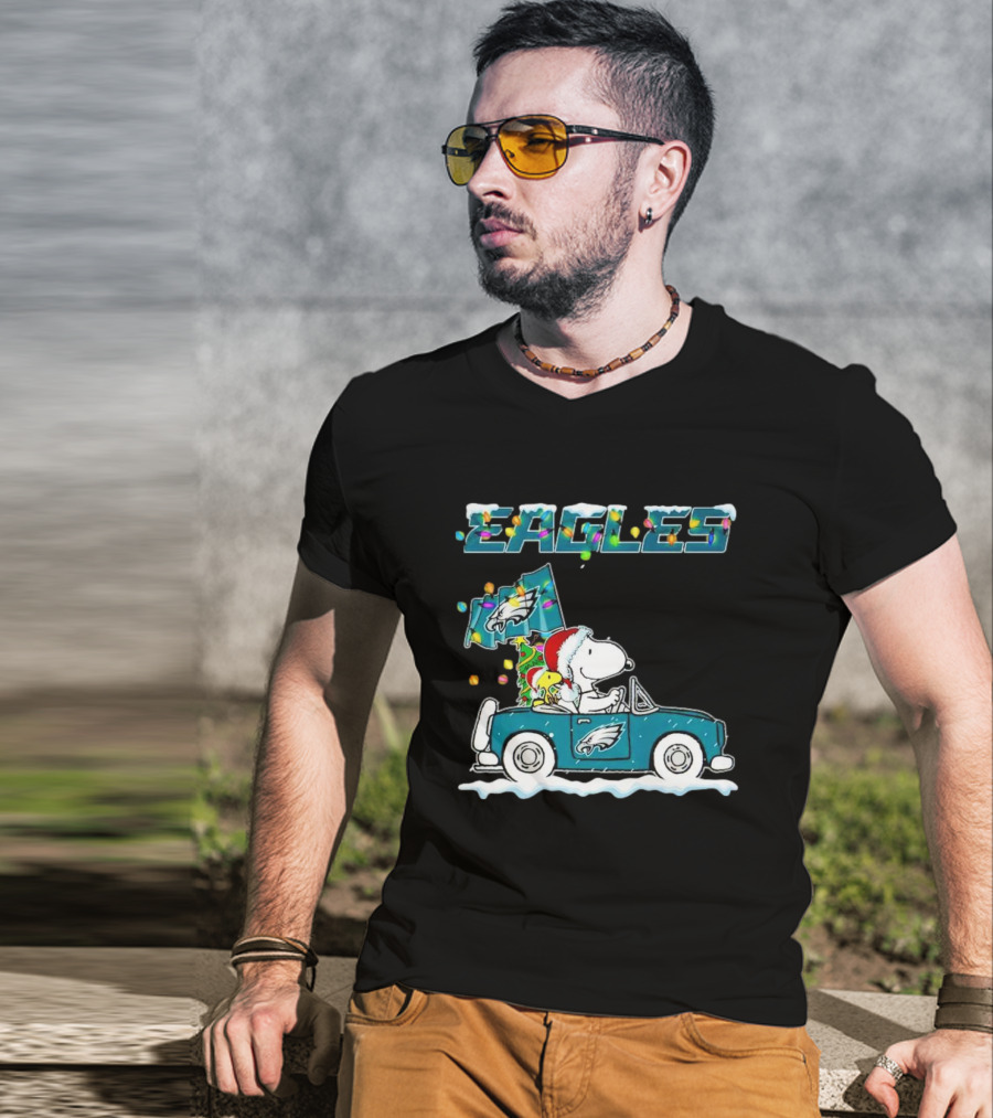 Eagles Snoopy Woodstock Christmas Driving Philadelphia Car T-Shirt