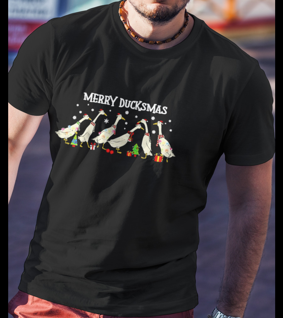 Merry Ducksmas Christmas Ducks With Holiday Hats And Gifts T-Shirt