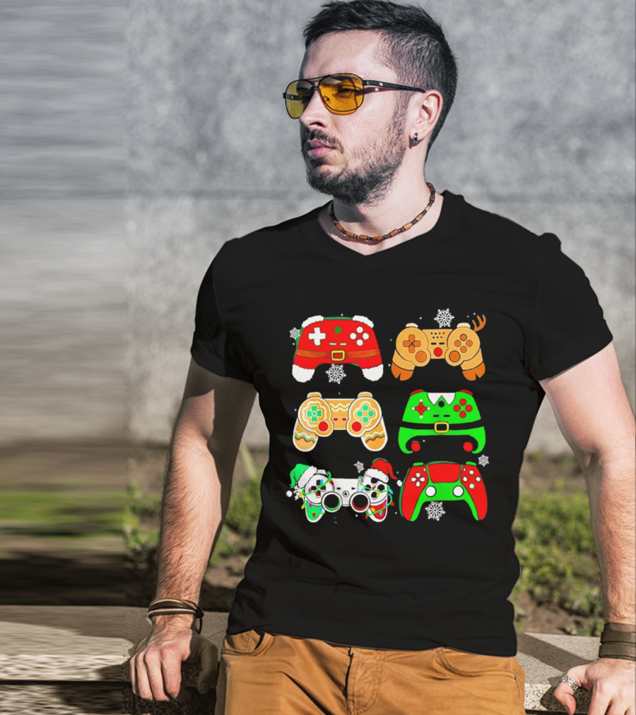 Santa Elf Gaming Controllers Christmas Gamer Holiday T-Shirt