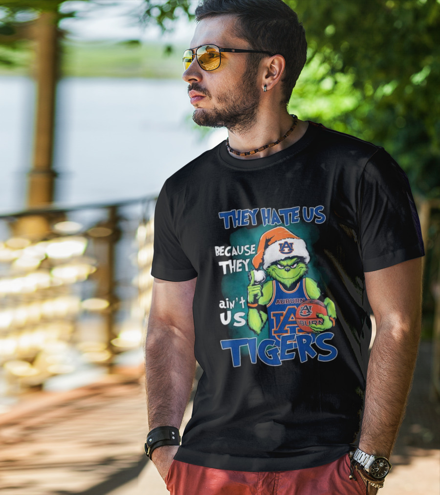Auburn Tigers Grinch They Hate Us Because They Ain’t Us Santa Hat Basketball T-Shirt