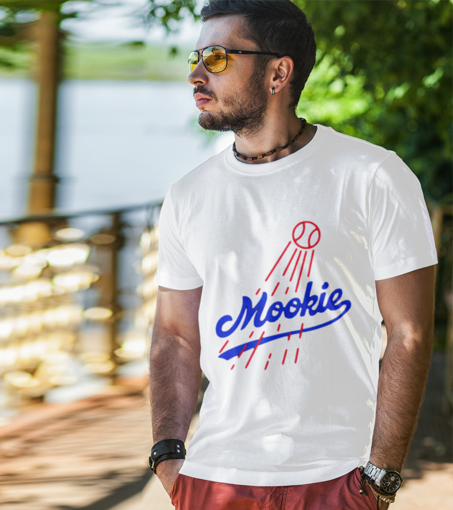 Mookie Signature Red Baseball Design Los Angeles Dodgers T-Shirt