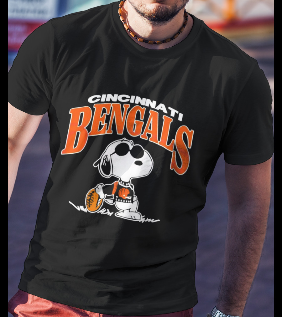 Cincinnati Bengals Snoopy Football Fan Gear T-Shirt