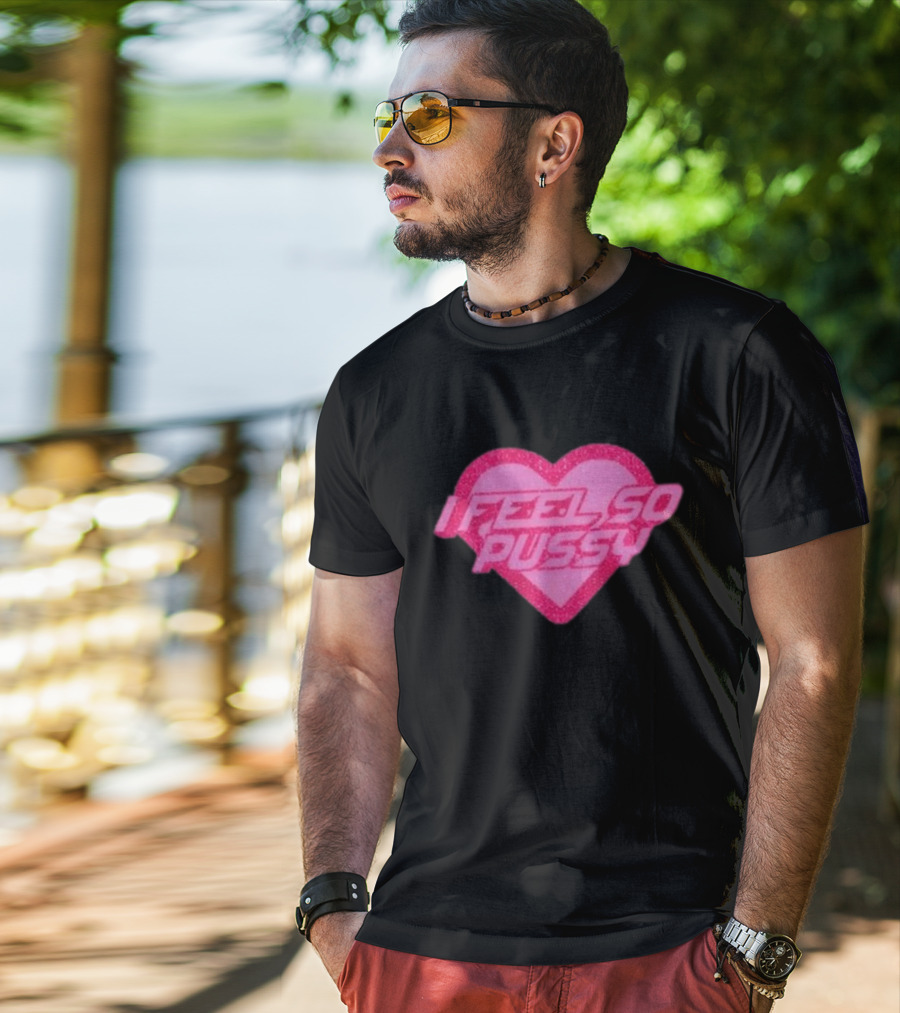 I Feel So Pussy Retro Heart Glitter T-Shirt