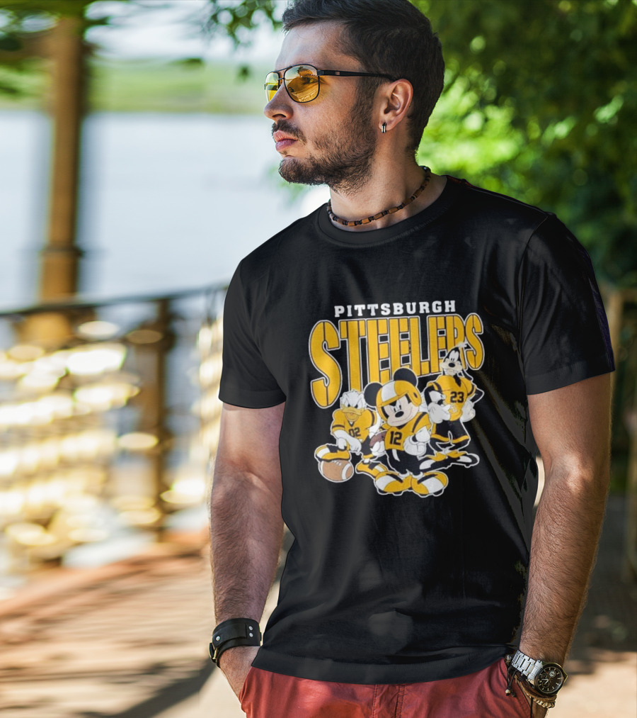 Pittsburgh Steelers Mickey Mouse Donald Duck Goofy Football Team T-Shirt