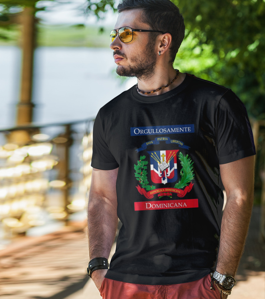 Orgullosamente Dominicana Dios Patria Libertad República Dominicana Flag T-Shirt