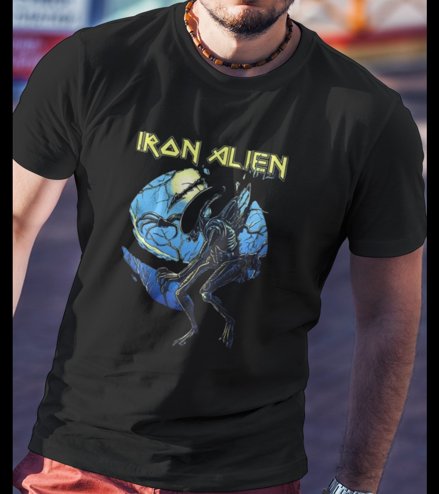 Iron Alien Xenomorph Moonlight Scene T-Shirt