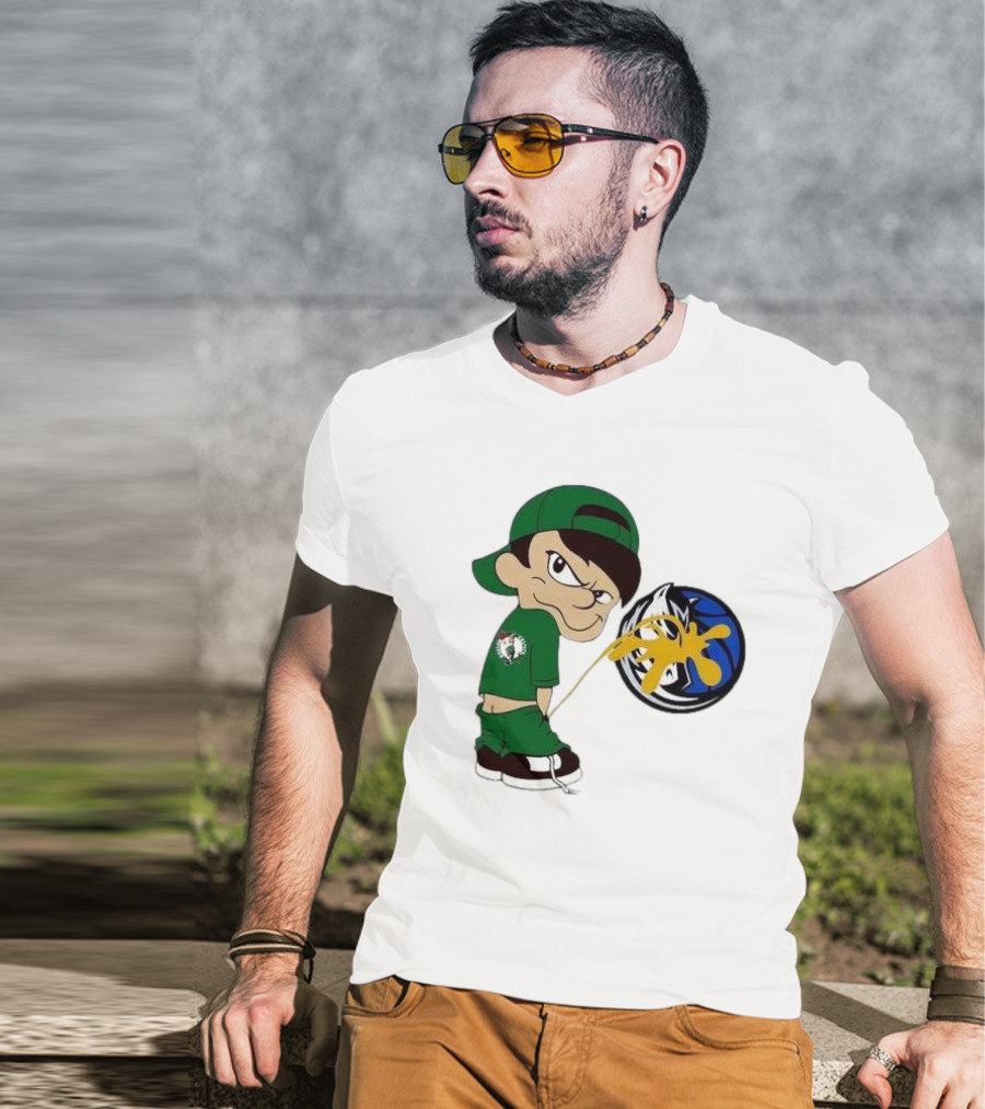 Little Boy Boston Celtics Piss On Dallas Mavericks Logo T-Shirt