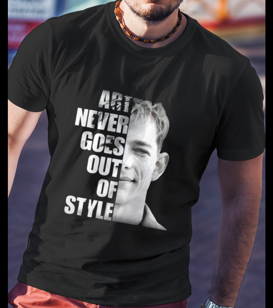 Art Never Goes Out Of Style Iconic Portrait Half Face T-Shirt