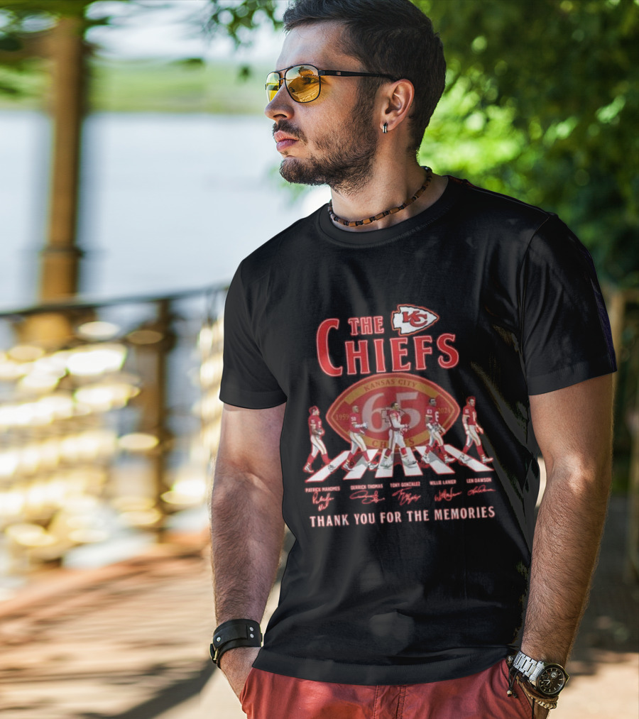 The Kansas City Chiefs 65 Years Thank You For The Memories Patrick Mahomes Derrick Thomas Tony Gonzalez Willie Lanier Len Dawson Abbey Road Signatures T-Shirt