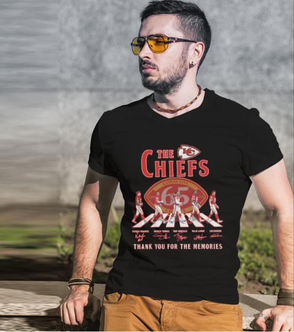 The Kansas City Chiefs 65 Years Thank You For The Memories Patrick Mahomes Derrick Thomas Tony Gonzalez Willie Lanier Len Dawson Abbey Road Signatures T-Shirt
