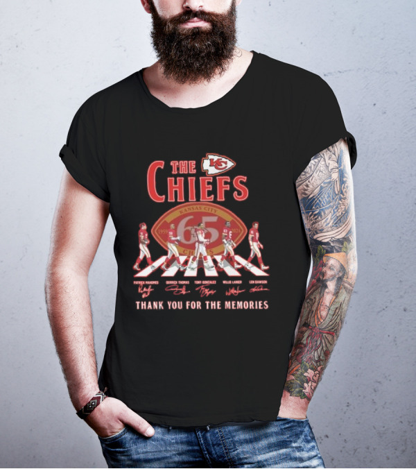 The Kansas City Chiefs 65 Years Thank You For The Memories Patrick Mahomes Derrick Thomas Tony Gonzalez Willie Lanier Len Dawson Abbey Road Signatures T-Shirt