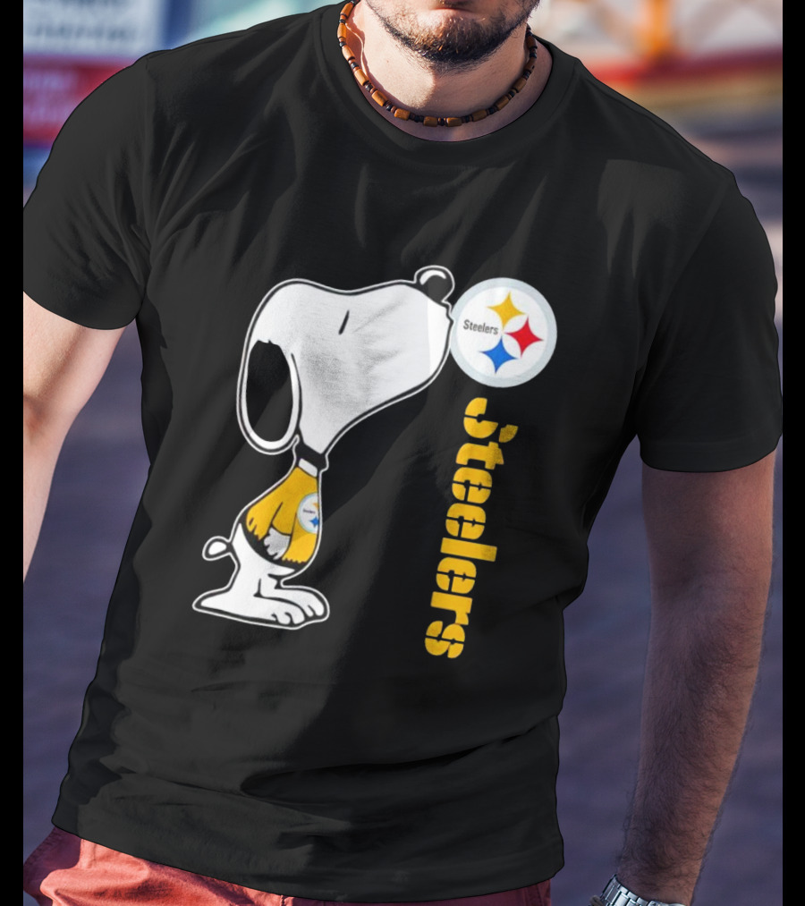 Snoopy Steelers Football Logo Kiss T-Shirt