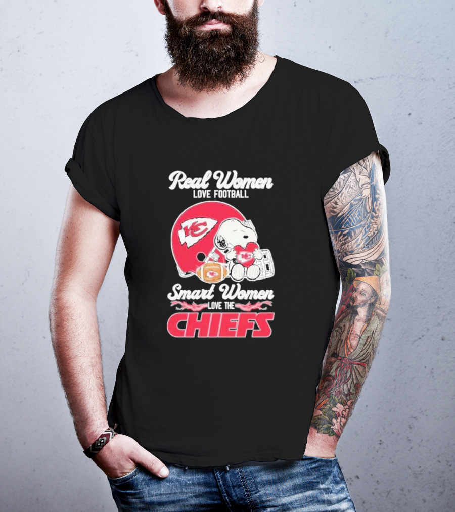 Real Women Love Football Smart Women Love The Kansas City Chiefs Snoopy Chiefs Love T-Shirt