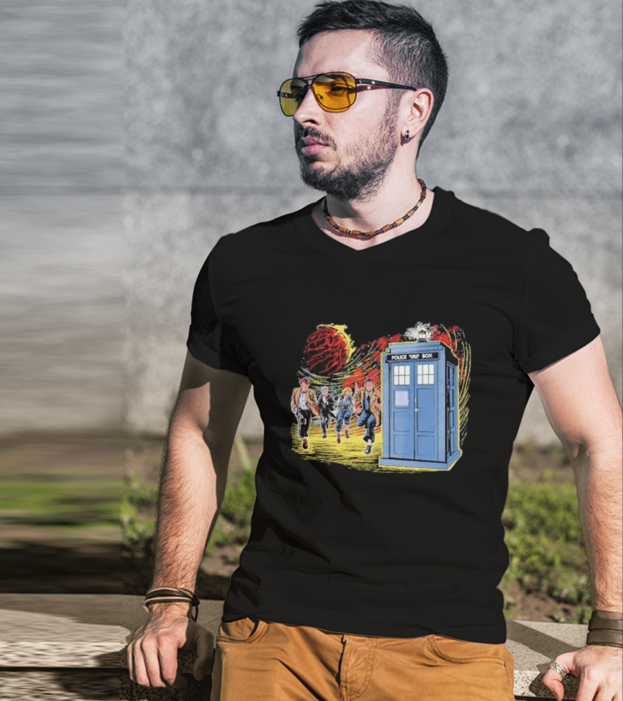 Police Public Box Time Travel Sci-fi Comics Chase With Doctor And Companions T-Shirt