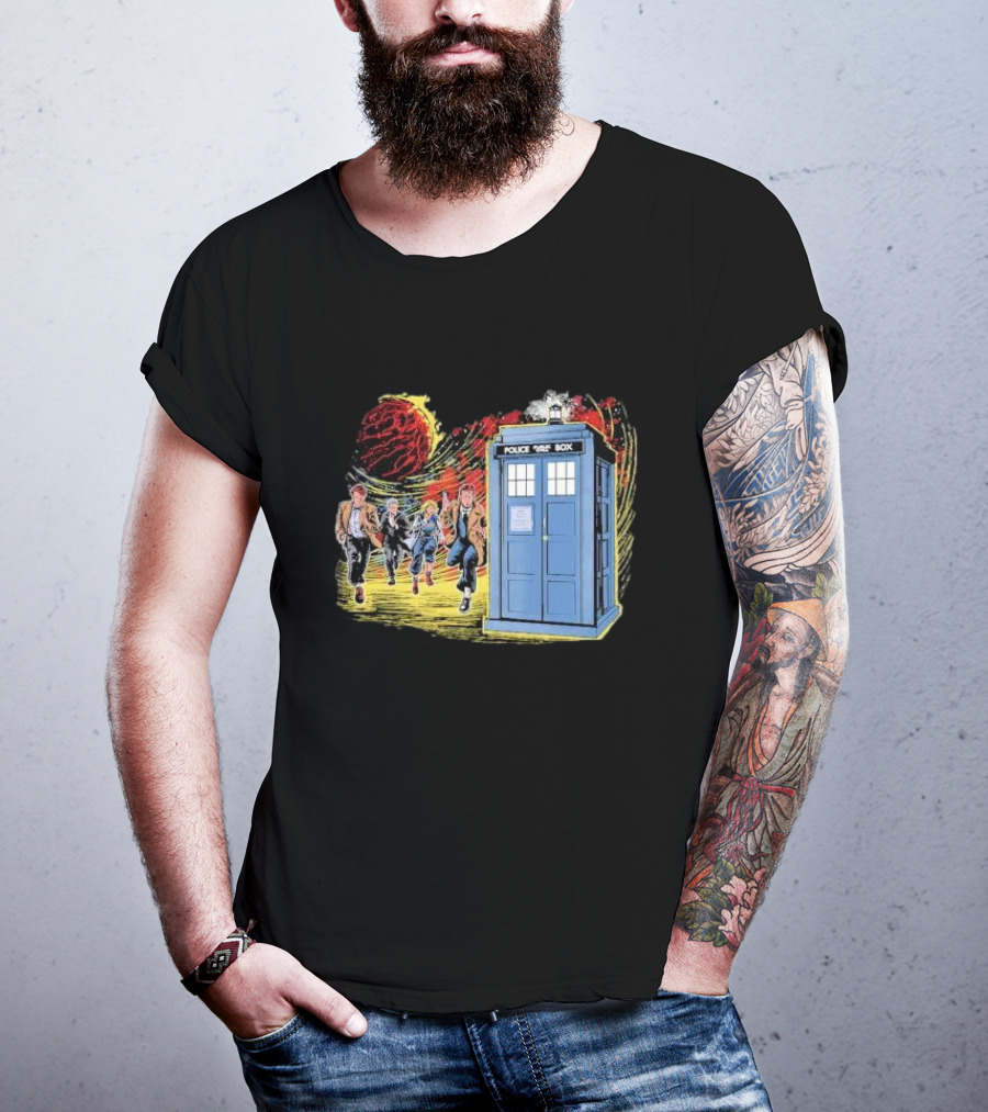 Police Public Box Time Travel Sci-fi Comics Chase With Doctor And Companions T-Shirt