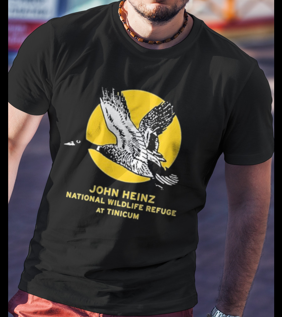 JOHN HEINZ NATIONAL WILDLIFE REFUGE AT TINICUM FLYING GOOSE SILHOUETTE WITH YELLOW SUN BACKGROUND T-Shirt