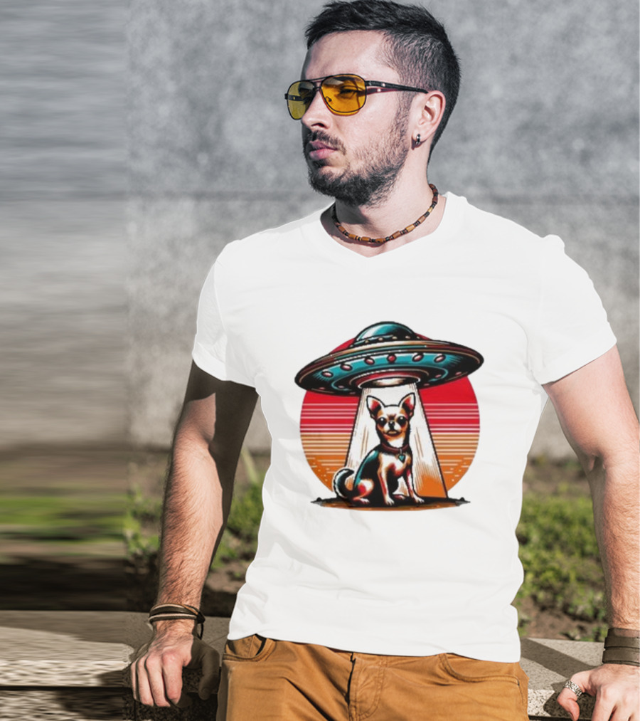 UFO Chihuahua Funny Alien Encounter Retro Sunset T-Shirt