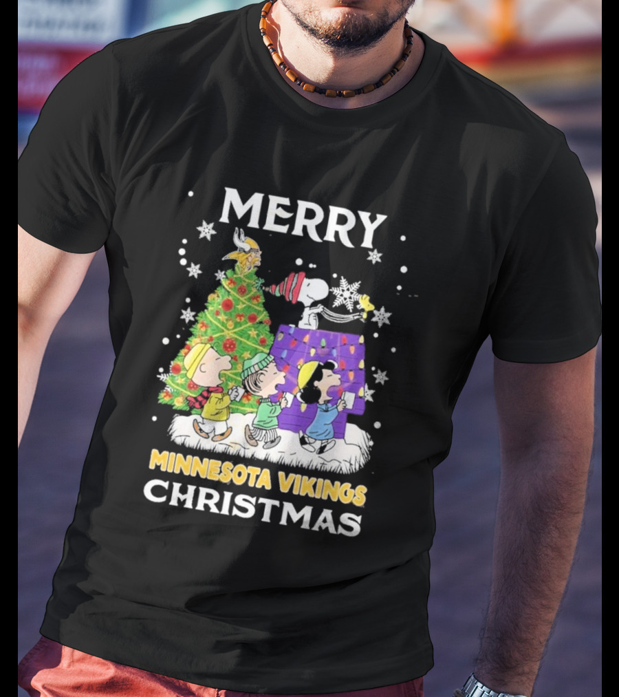 Merry Christmas Minnesota Vikings Snoopy Peanuts Holiday T-Shirt