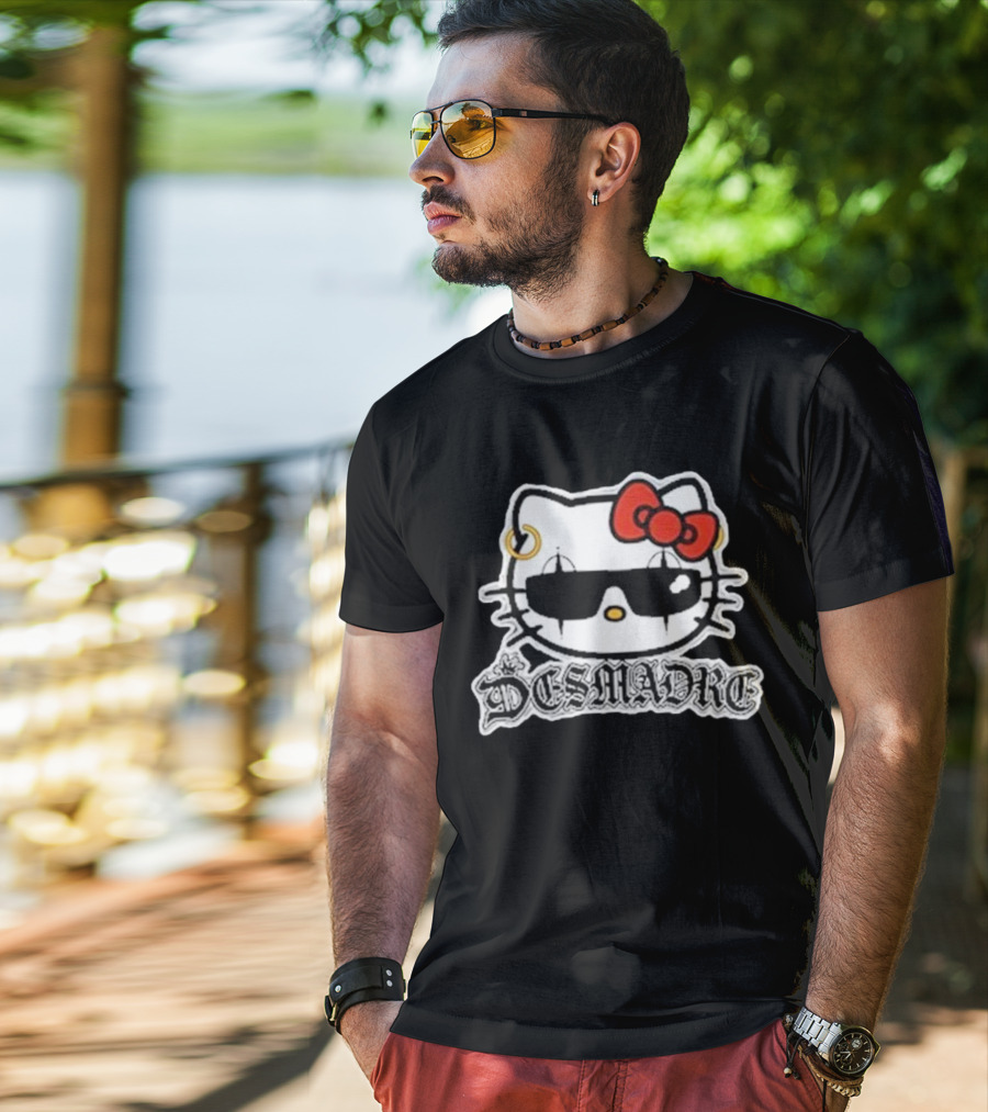 Desmadre Hello Kitty With Sunglasses And Gold Earring T-Shirt