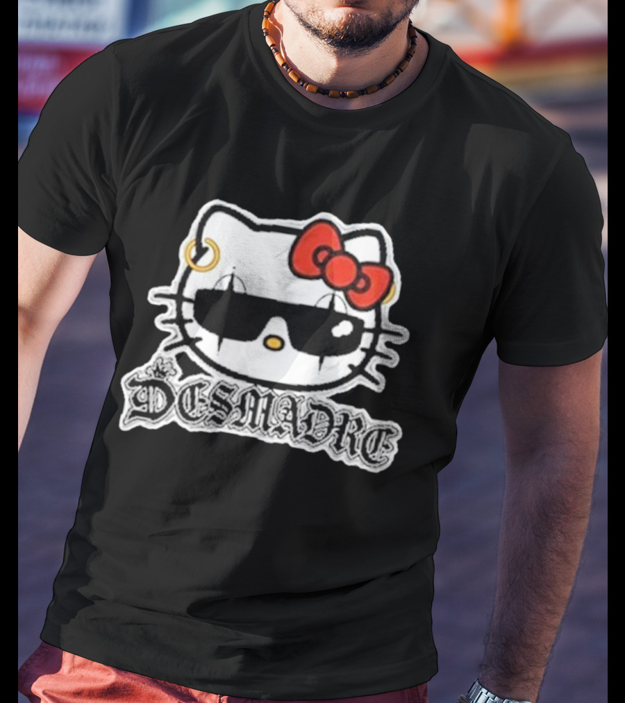 Desmadre Hello Kitty With Sunglasses And Gold Earring T-Shirt