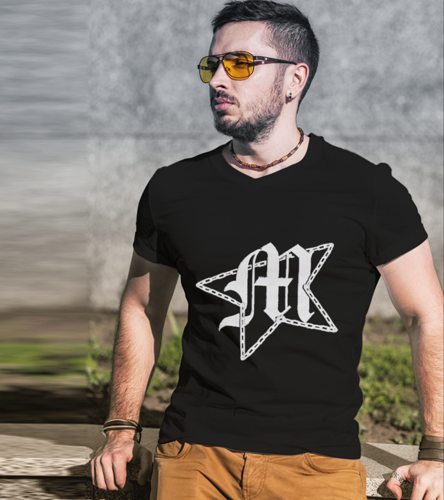 Movements Gothic M Overlapping Chain-Lined Star T-Shirt