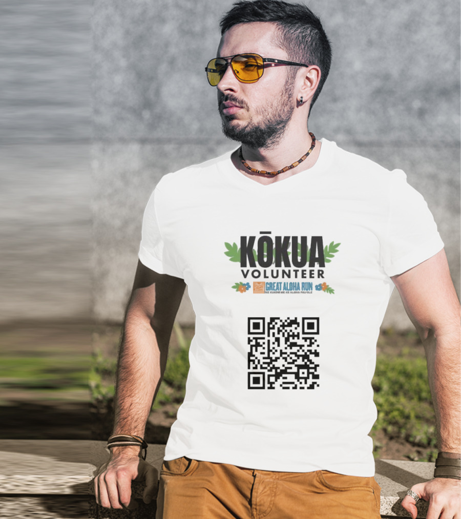 Kokua Volunteer Great Aloha Run Ke Kukinii Me Ke Aloha Pau Ole QR Code T-Shirt