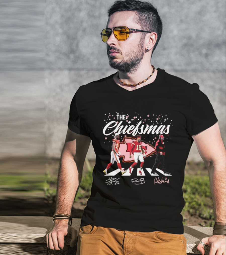 The Chiefsmas KC Jingle Bells Kelce Yells Patrick Made A Play Kansas T-Shirt