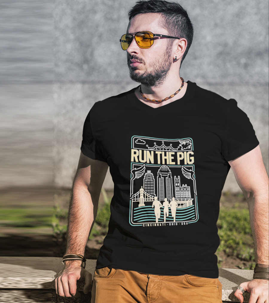 RUN THE PIG Skyline And Runners Cincinnati Ohio USA T-Shirt