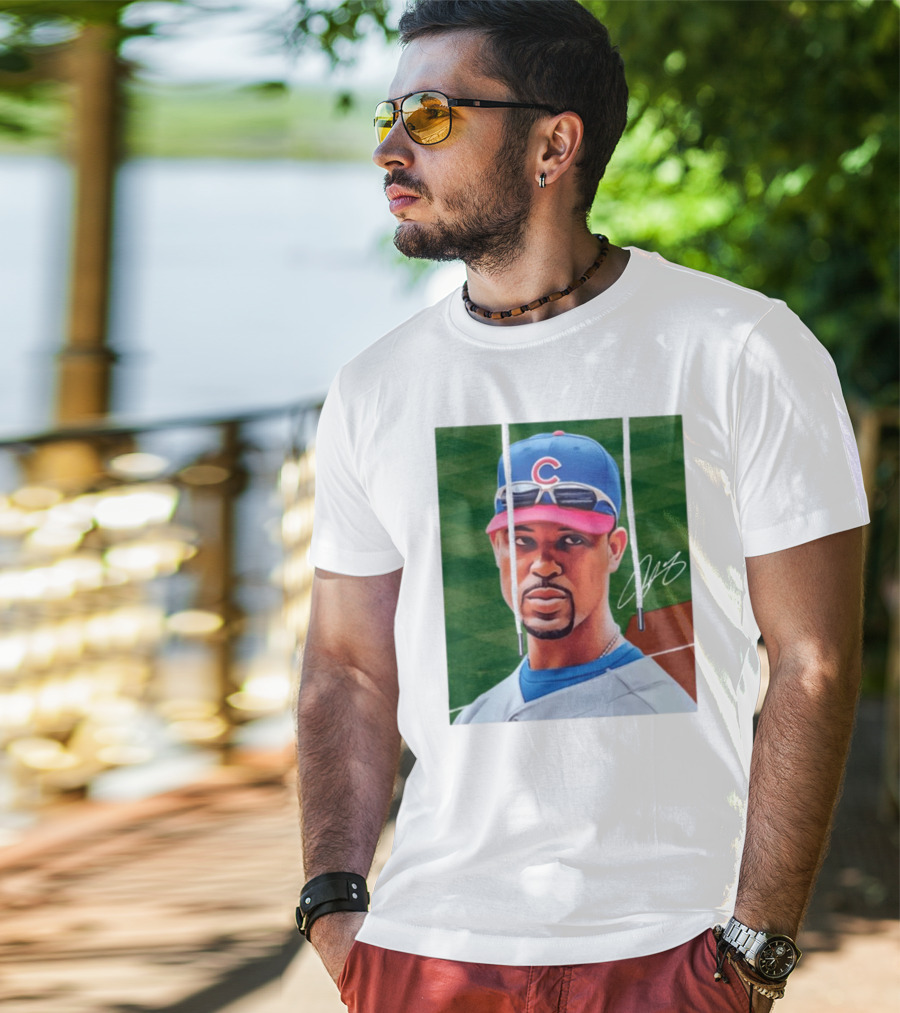 Chicago Cubs Derrek Lee Signature Portrait With Cap And Sunglasses T-Shirt