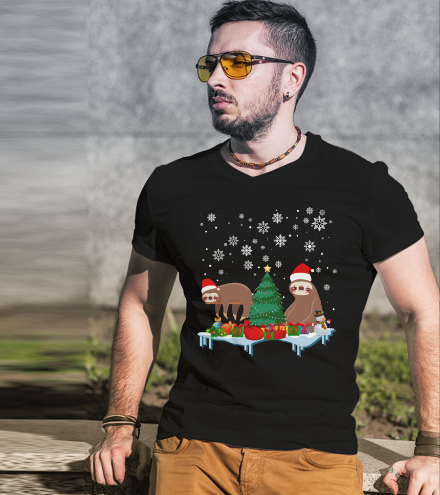 Sloth Merry Christmas Snowflakes Santa Hat Gifts Tree T-Shirt