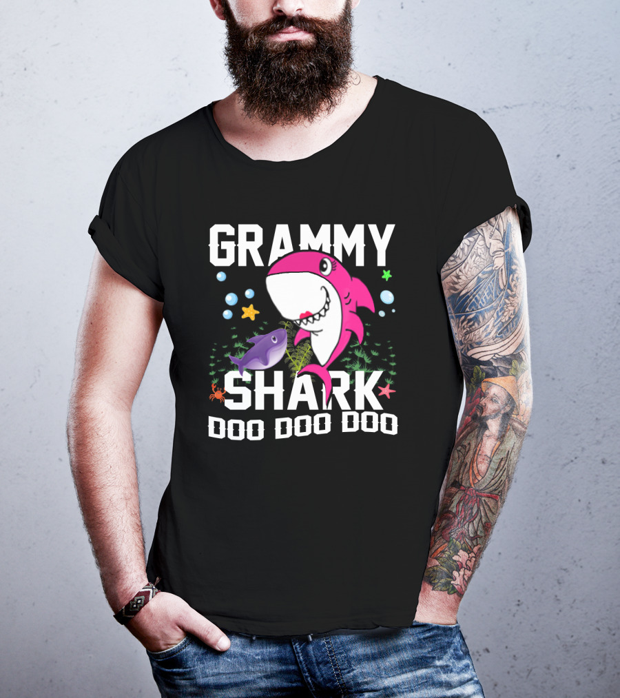Grammy Shark Doo Doo Doo Grandpa Mommy Daddy T-Shirt