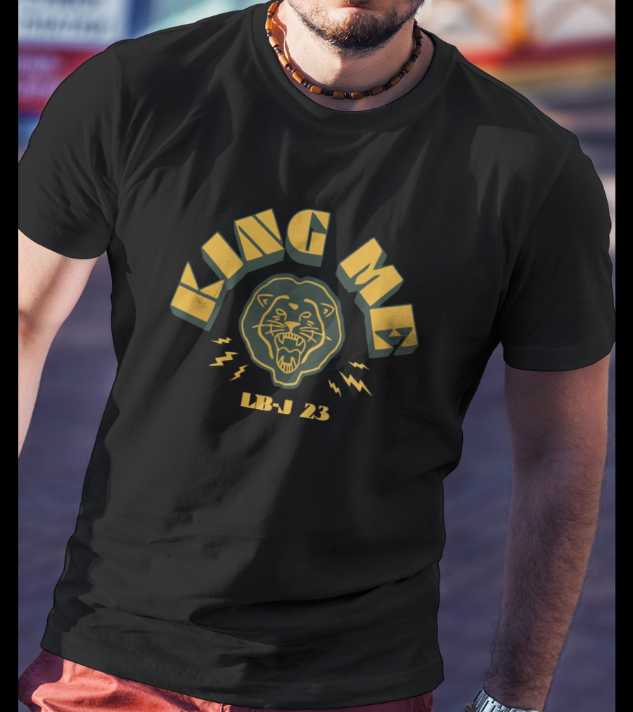 King Me LB-J 23 Iconic Panther T-Shirt