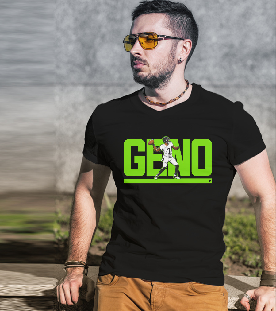 Geno Smith Football Player Throwing Quarterback Action T-Shirt