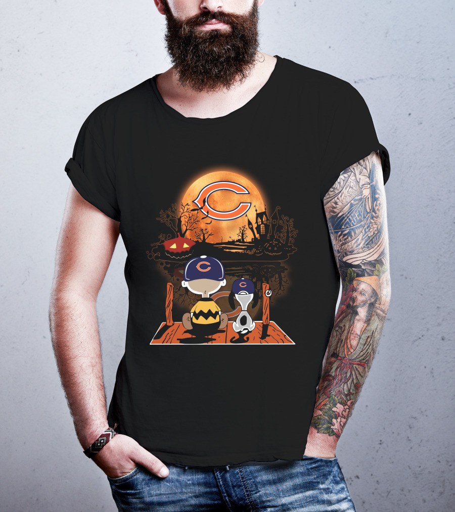 Charlie Brown Snoopy Chicago Bears Halloween Moon Scene T-Shirt