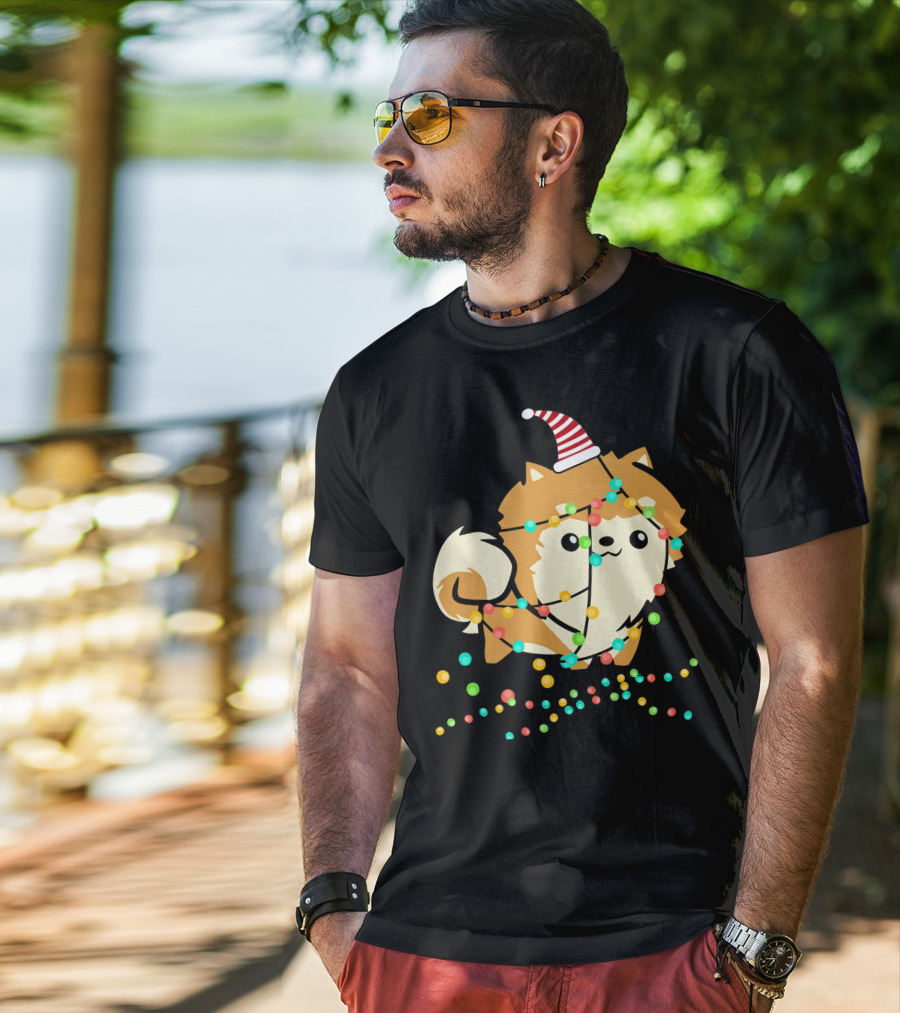 Christmas Lights Pomeranian Santa Hat T-Shirt