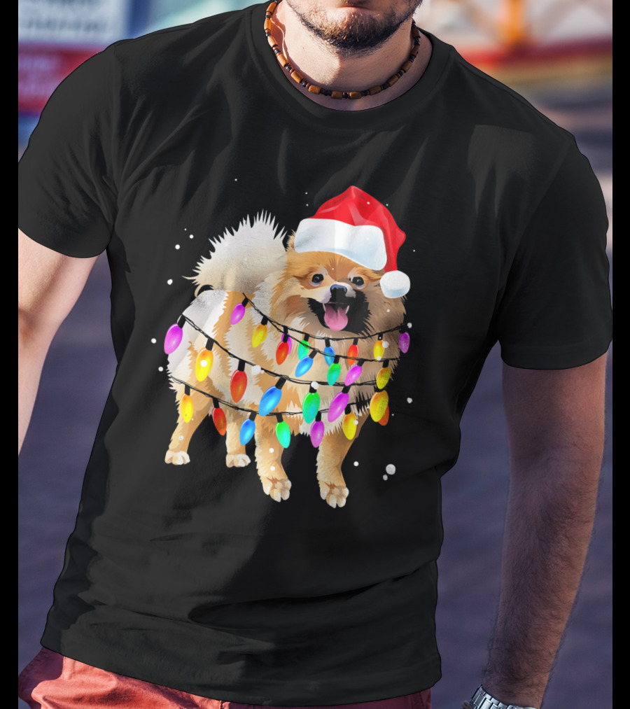 Pomeranian With Santa Hat And Colorful Christmas Lights T-Shirt