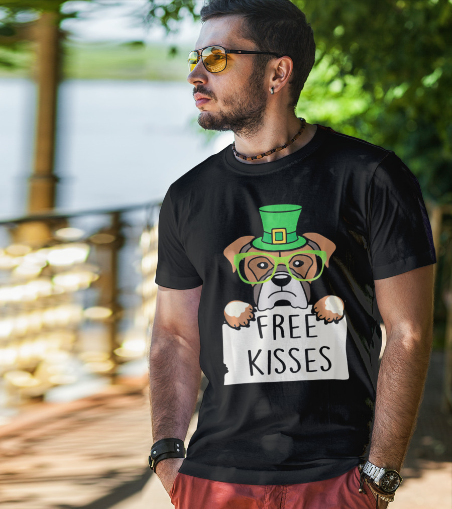 Free Kisses Boxer Dog Leprechaun St Patrick Hat Green Glasses T-Shirt