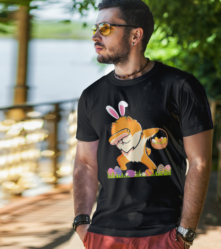 Funny Pomeranian Dabbing Easter Bunny With Eggs And Basket T-Shirt