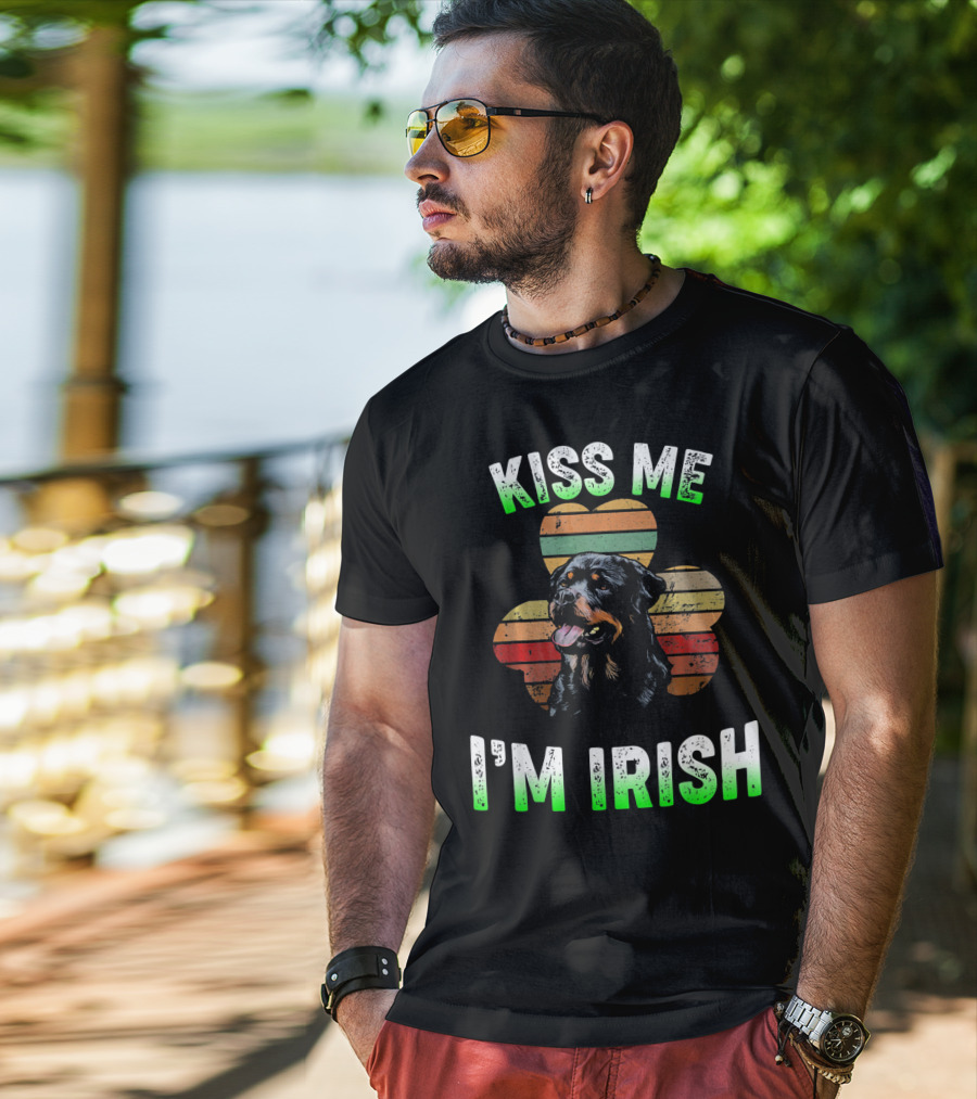 Kiss Me I'm Irish Funny Vintage Shamrock Rottweiler T-Shirt