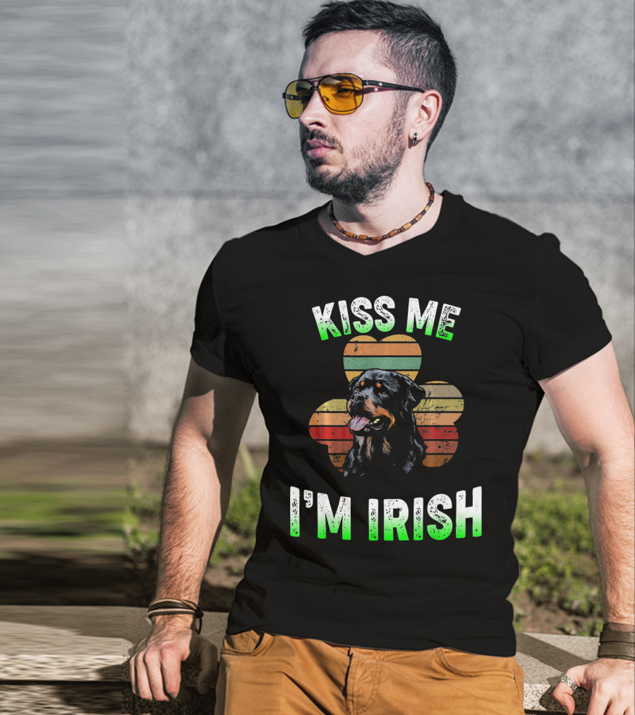 Kiss Me I'm Irish Funny Vintage Shamrock Rottweiler T-Shirt