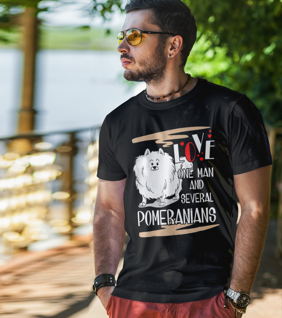 LOVE One Man And Several Pomeranians Pets Lovers T-Shirt