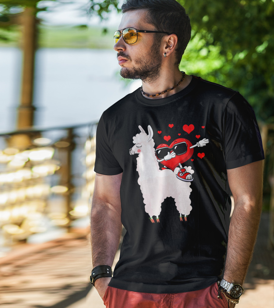Funny Heart Dabbing On Llama Surrounded By Hearts Valentin T-Shirt