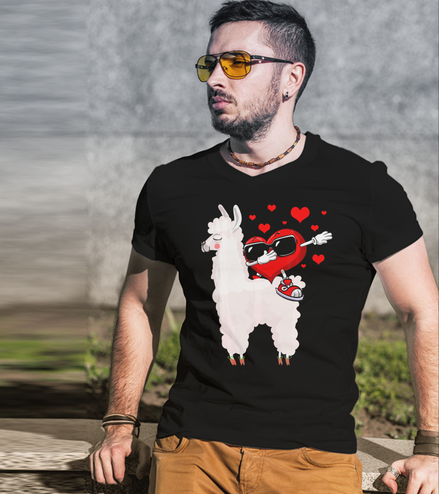 Funny Heart Dabbing On Llama Surrounded By Hearts Valentin T-Shirt