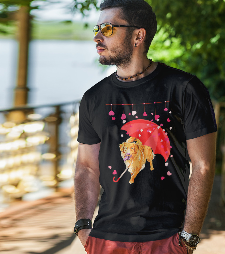 Golden Retriever With Umbrella And Falling Hearts Valentin T-Shirt
