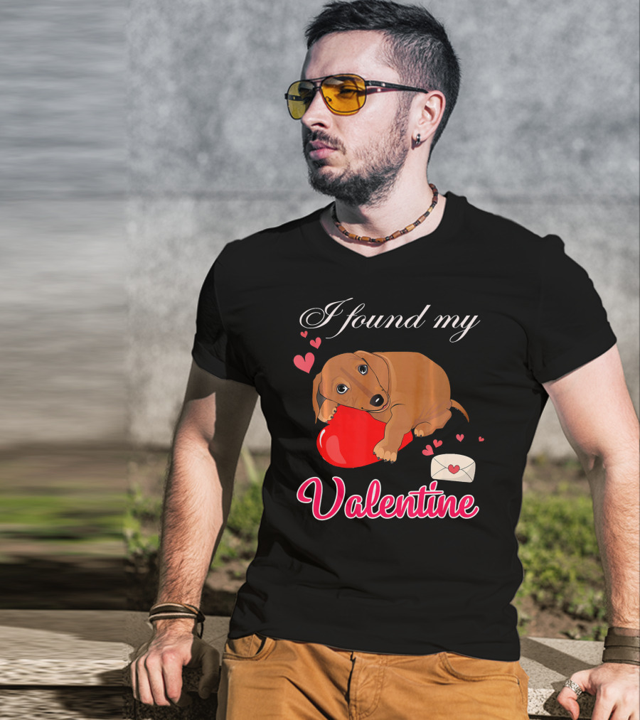 I Found My Valentine Cute Dachshund With Heart And Love Letter T-Shirt