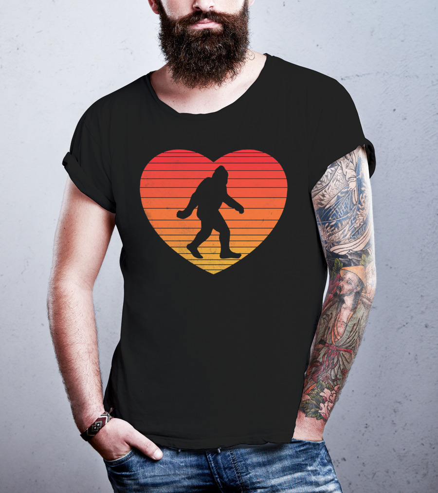 I Heart Bigfoot Sasquatch Funny Valentin Sunset T-Shirt